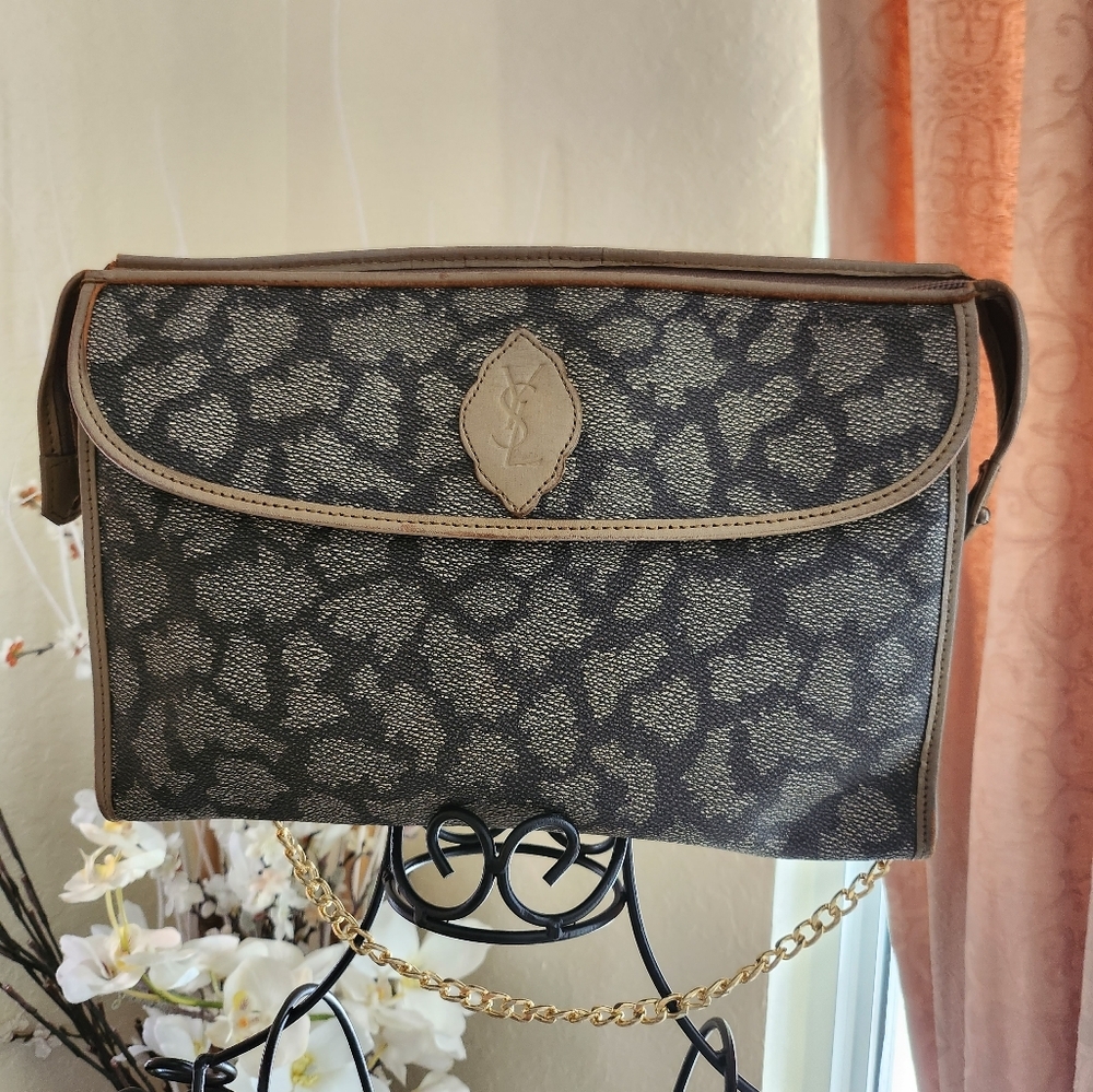 Yves Saint Laurent clutch / bag giraffe print